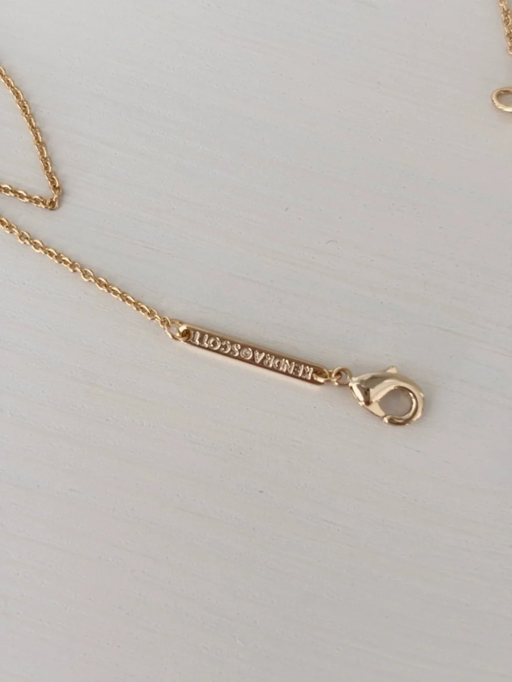 KENDRA SCOTT Emma Pendant Necklace Mother of Pearl NWT - Picture 8 of 8